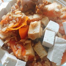 味增豆腐番茄胡萝卜糙米饭
