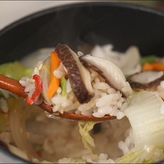 蘑菇石锅饭
