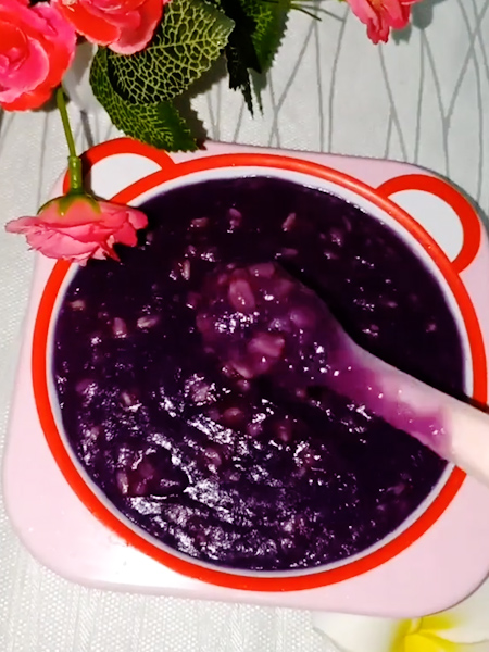 紫甘蓝燕麦粥成品图