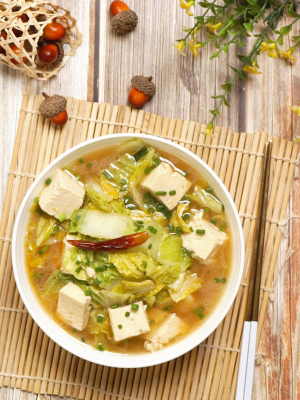 白菜炖冻豆腐成品图