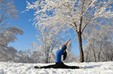 冬季练习瑜伽的三大好处 拒做“冰美人”