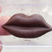 黑巧克力的功效 吃黑巧克力能缓解腹泻