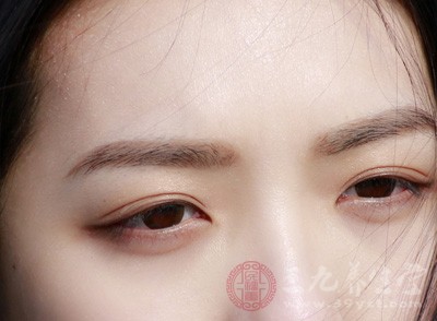 干眼症的症状 这些方法可预防干眼症