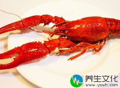 小龙虾可减少血液中胆固醇含量，防止动脉硬化
