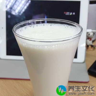 杨梅糖水350ml，牛奶100ML，明胶12g