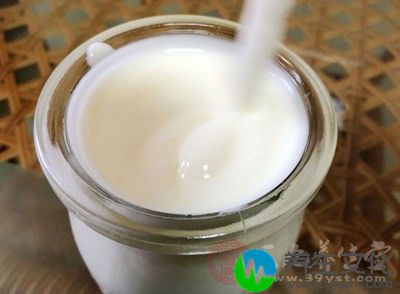 喝酸奶并非越多越好，尤其是保健食品身份的酸奶，更要控制量