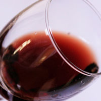 桑葚酒的功效 喝桑葚酒能保护肝脏抗衰老