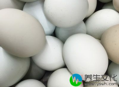 鸭蛋中所含有的脂肪也会明显的增多