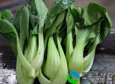 红菜苔所含维生素C比白菜苔多，胜于小白菜中其含量的2倍