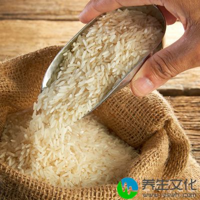 大米的主要食用方法是蒸食或熬粥