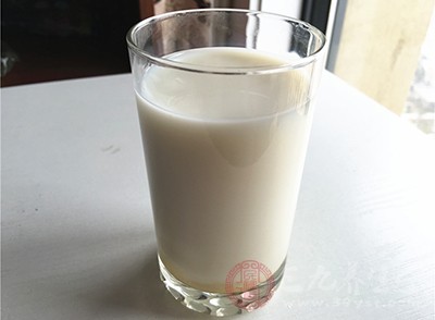 纯牛奶什么时候喝最好 喝正确了才更健康