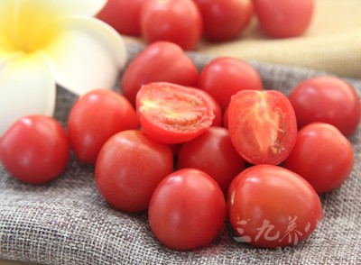 女人吃西红柿的好处 可以预防白内障