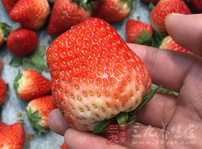 中医推荐草莓的治病验方