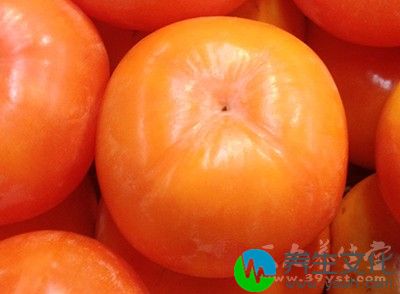 柿子与黑枣：主要指生柿子，在胃里形成胃石