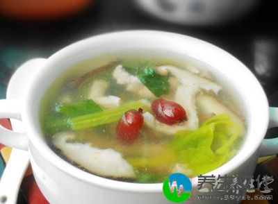 芹菜红枣煲汤