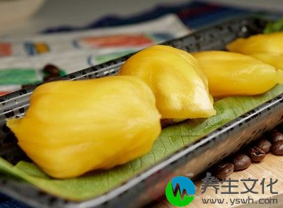 菠萝蜜中含有丰富的蛋白质、糖类、维生素B族、维生素C、矿物质、脂肪油等