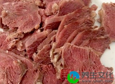 牛肉具有补脾胃、益气血、强筋骨、消水肿等功效