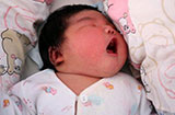孩子哭闹时注意吞气症！如何预防婴儿吞气症？