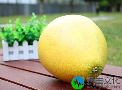 柚子热量低，维生素c、纤维素、水分含量丰富