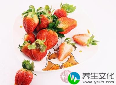 草莓中也含有丰富的胡萝卜素