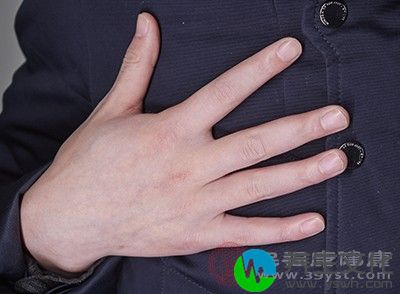 手足湿疹出现的皮疹好发于患者的手背和手掌