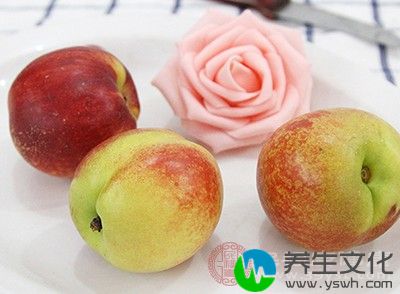 桃子含有丰富的膳食纤维和果胶