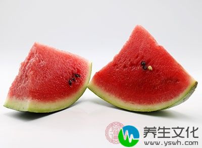 西瓜是可以吃的，适量食用西瓜不伤脾胃