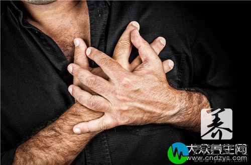 男人胸痛是什么病引起的