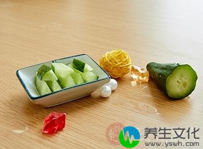 黄瓜还有清热解毒的作用，属于凉性食物