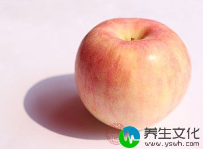 苹果中含有丰富的膳食纤维、果胶和鞣酸