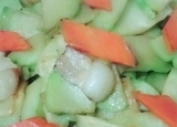 多吃角瓜能补充维生素 角瓜炒肉片的做法