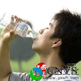 夏天如何正确喝水 小心喝水中毒