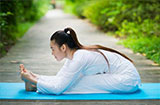 三种瑜伽动作 锻炼你的膝盖