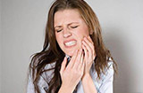 牙周炎的晚期有哪些常见症状