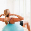 减肚子最有效的运动 健身球操帮你抚平大肚腩