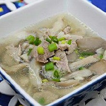 蘑菇肉片汤