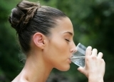 哪些人要多喝水 哪些人要少喝水
