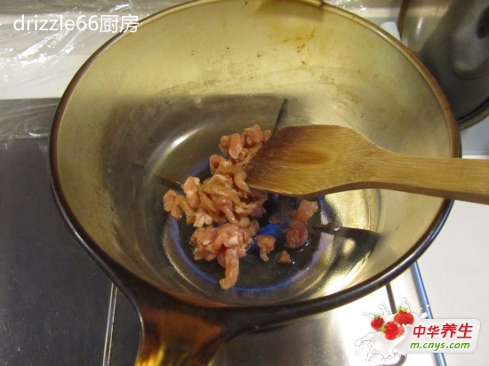 藕怎么做菜吃？——木耳香菇肉丝炒藕片